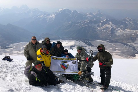 Покорение Эльбруса. Николай Евтух в составе группы из 8 человек покорил самую высокую горную вершину Европы